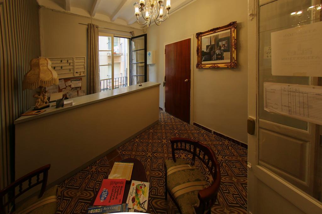 Hostal Santa Teresaレウス エクステリア 写真