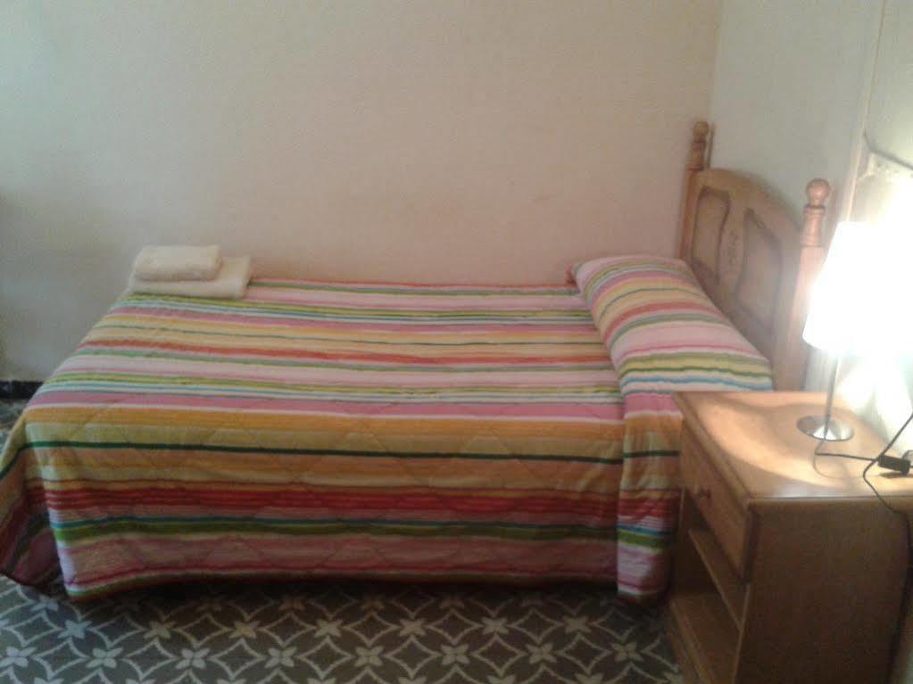 Hostal Santa Teresaレウス エクステリア 写真
