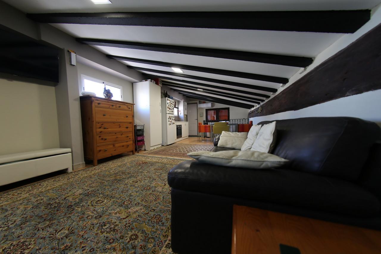 Hostal Santa Teresaレウス エクステリア 写真